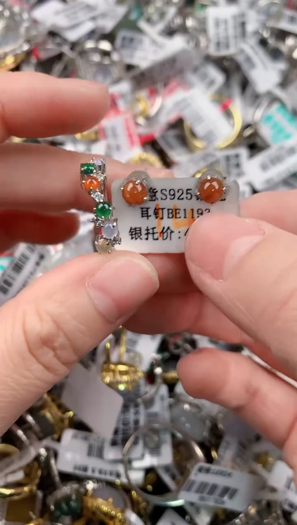 银S925镶嵌戒指翡翠333           2