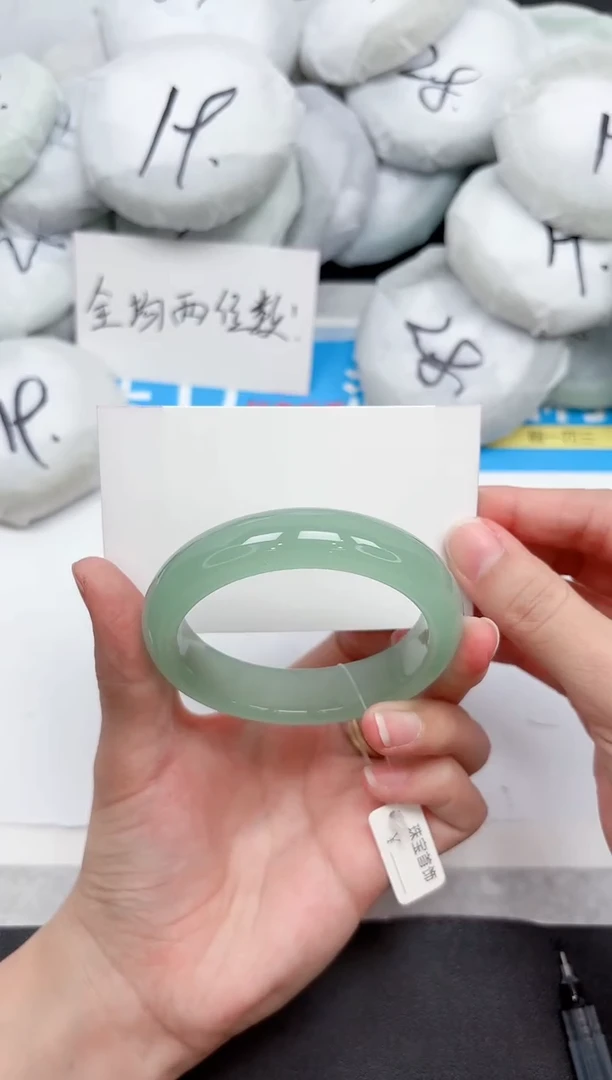未镶嵌手镯石英质玉326-54.3