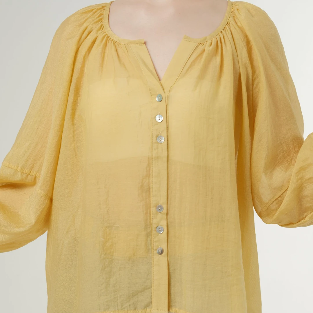 百搭休闲风防晒V领长袖衬衫