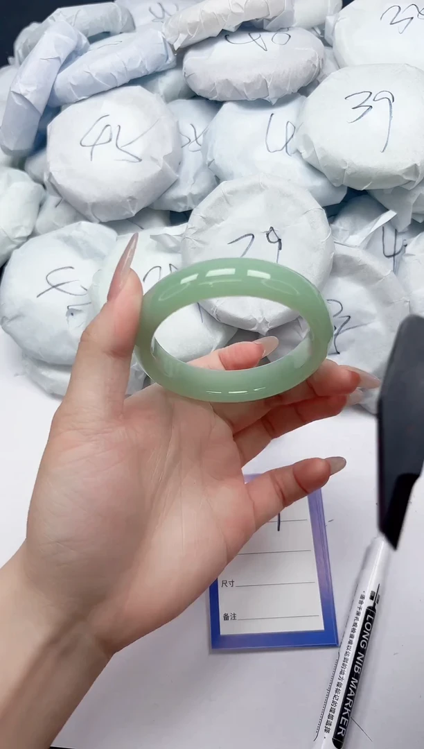 未镶嵌手镯石英质玉31/56.8