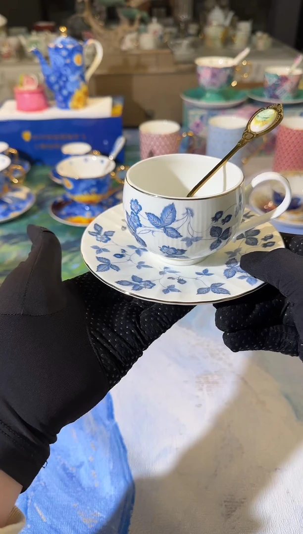 【闪购商品】瓷片骨瓷手绘描金 可进微波炉洗碗机送小汤勺