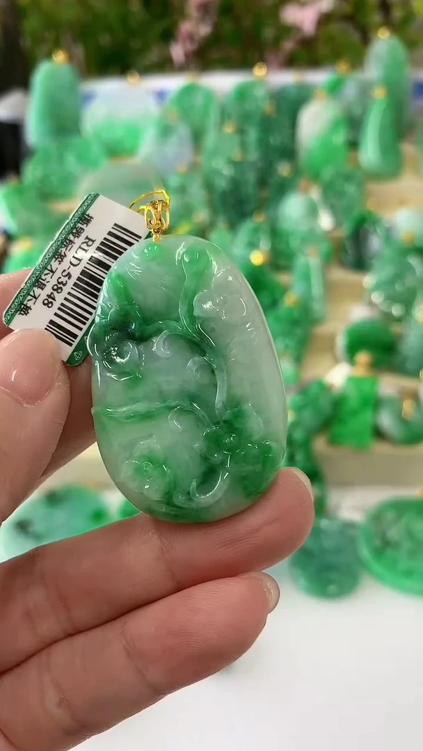 【闪购商品】翡翠吊坠(不含链)18K金镶嵌挂件