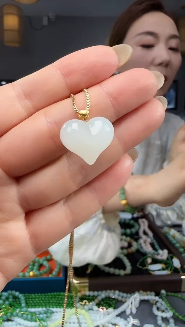 和田玉18K金镶嵌吊坠(不含链)1