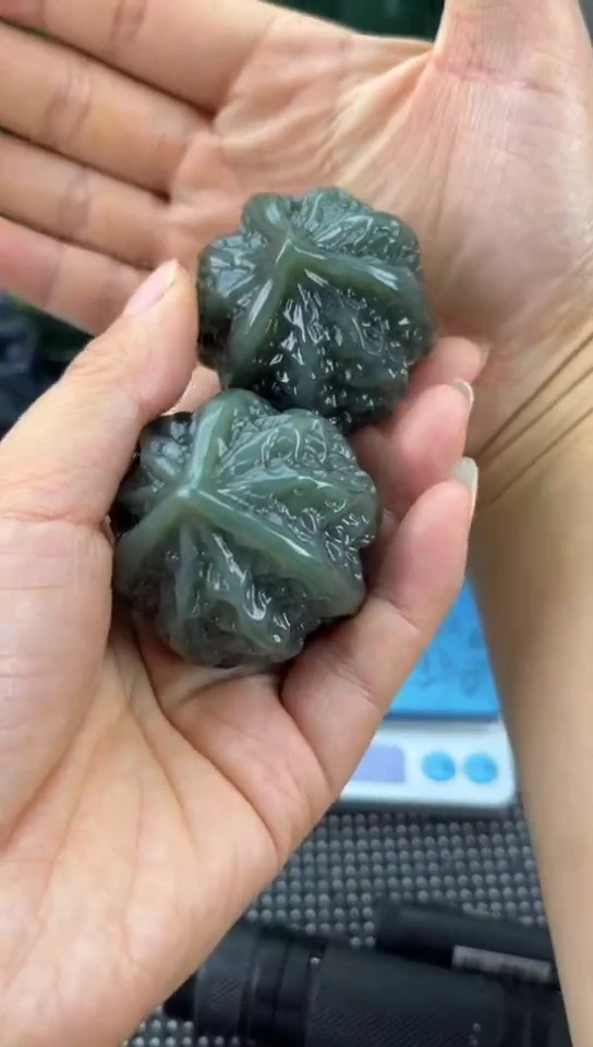 和田玉未镶嵌珠宝半成品核桃