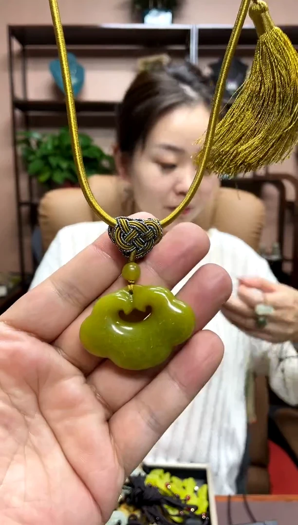 【闪购商品】岫玉吊坠未镶嵌多样性发货其中一件