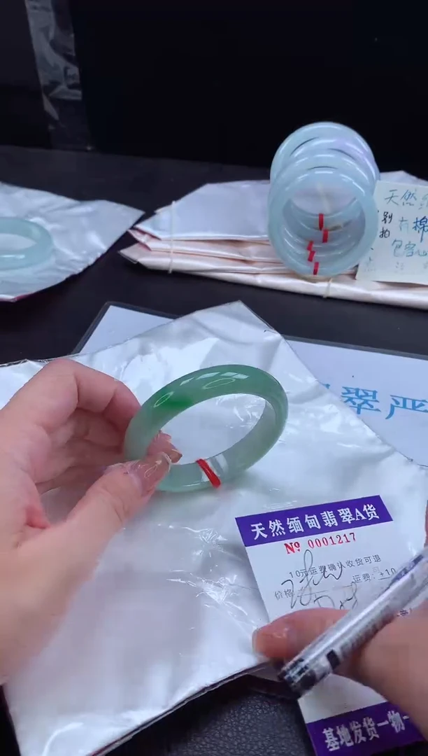 翡翠手镯未镶嵌1111111111