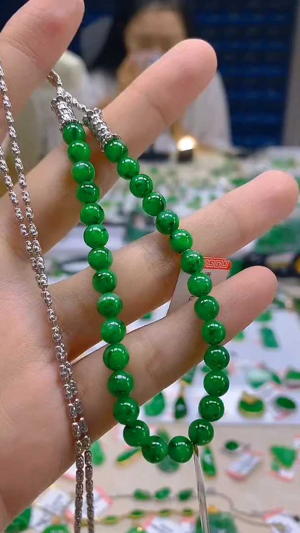 翡翠未镶嵌颈饰新号开播 全场乱卖