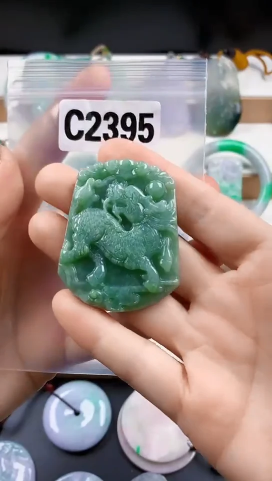 颈饰未镶嵌翡翠天然翡翠吊坠挂件