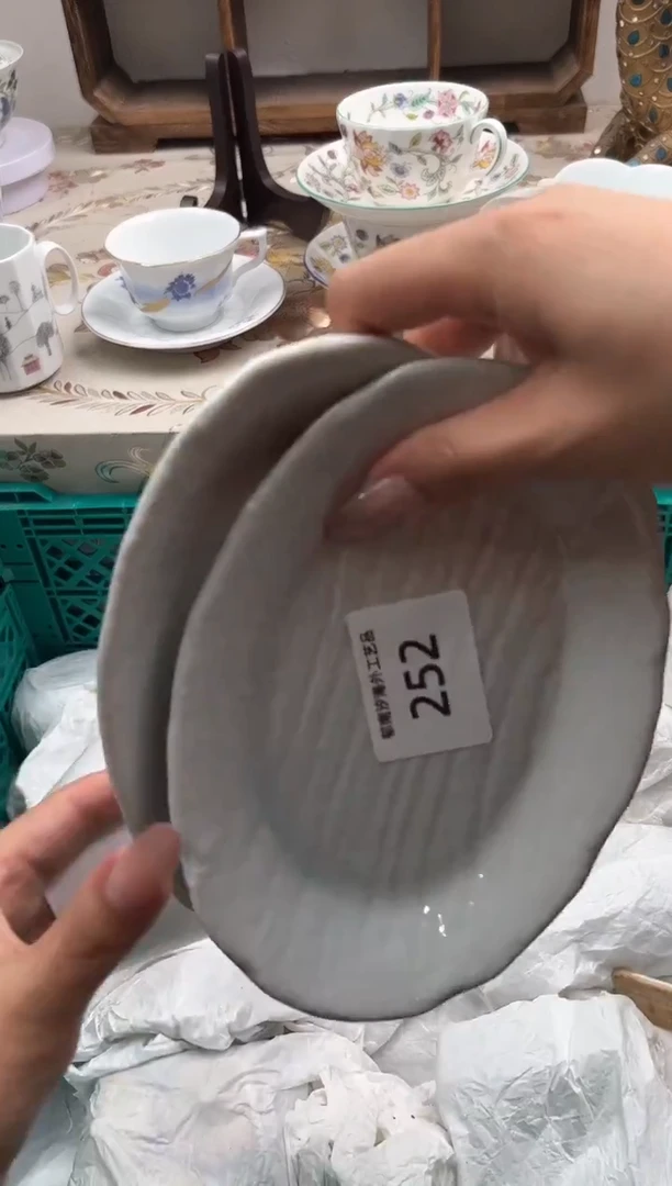 瓷片栩***哒R         252