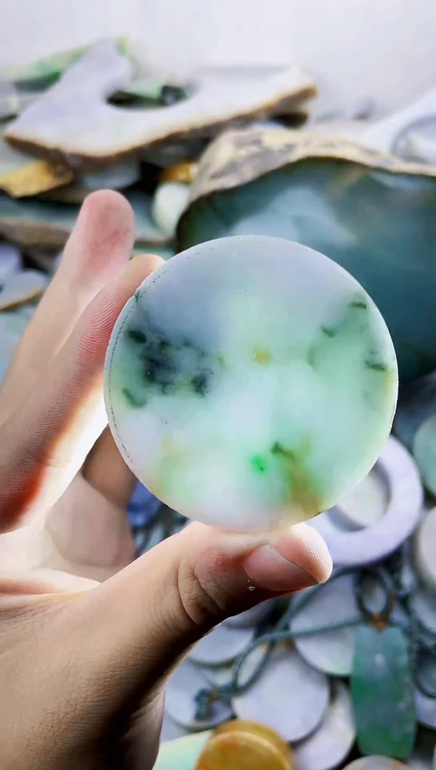 颈饰未镶嵌翡翠缅甸天然翡翠大优惠