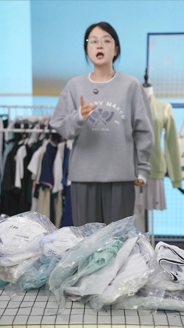 396号清仓衣服，不退不换！！男款卫衣L码