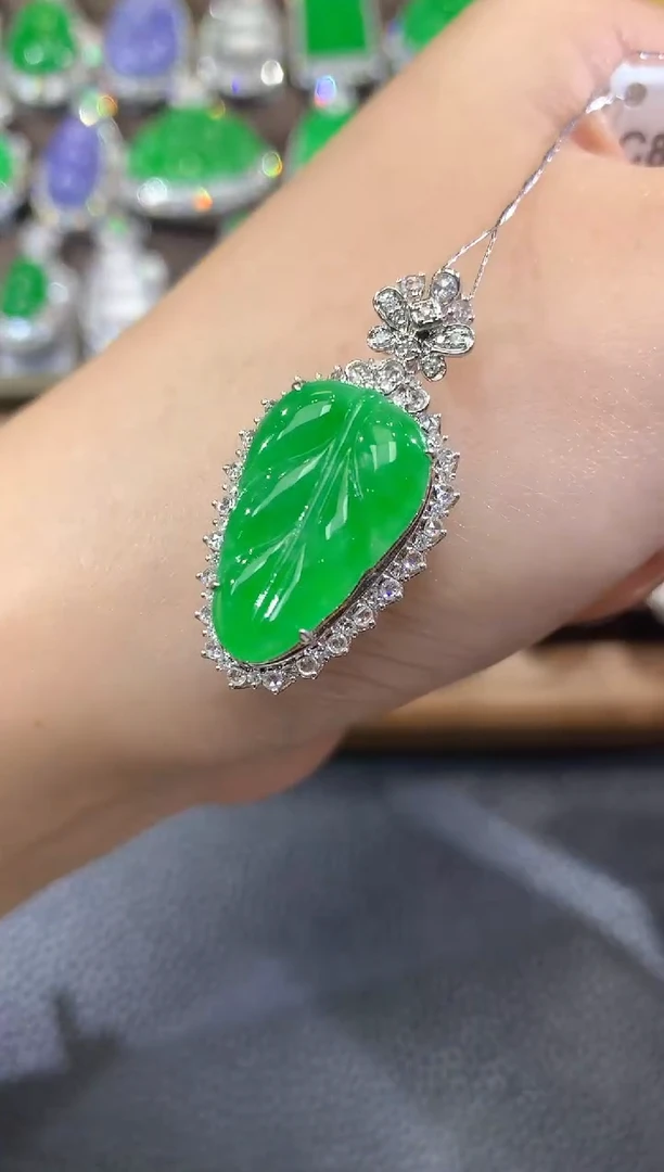 吊坠(不含链)18K金镶嵌翡翠c66