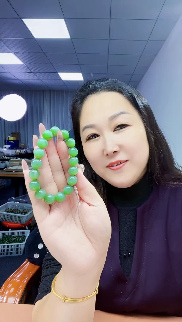 未镶嵌手串和田玉纯天然和田玉俄粉绿特细12