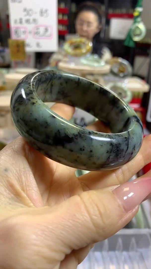 未镶嵌岫玉手镯1  57+ 包容