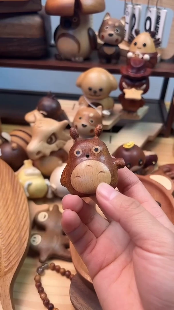 木小龙猫摆件