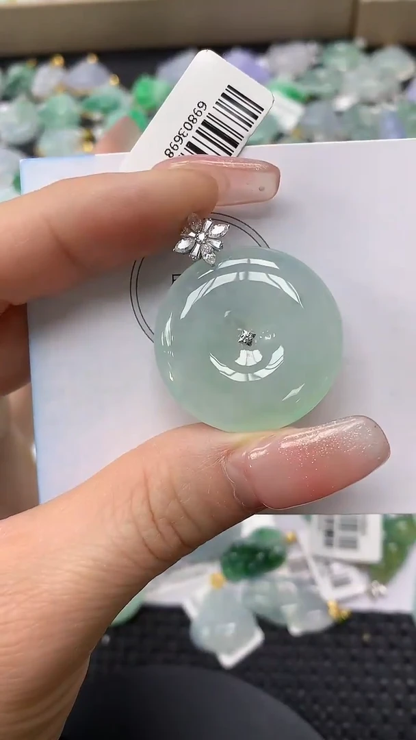 颈饰18K金镶嵌翡翠a货支持复检百元以上9元证书费自理