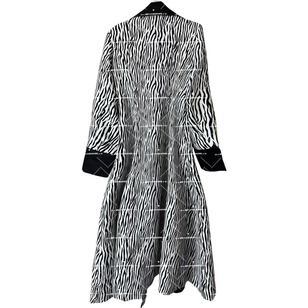 斑马纹风衣女中长款2024秋装新款高级感气质翻领印花大衣外套过膝