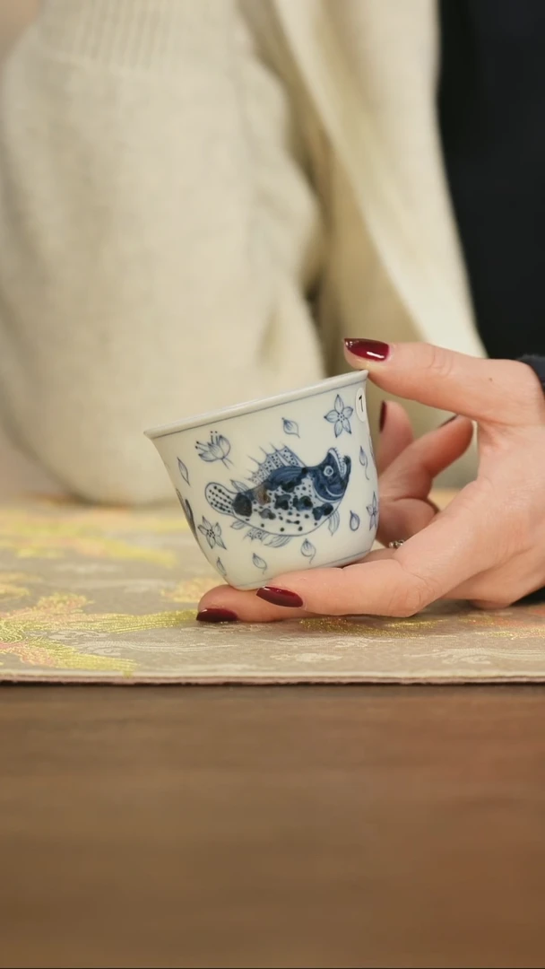 【闪购商品】景德镇手工青花桃花鲑鱼撇口杯