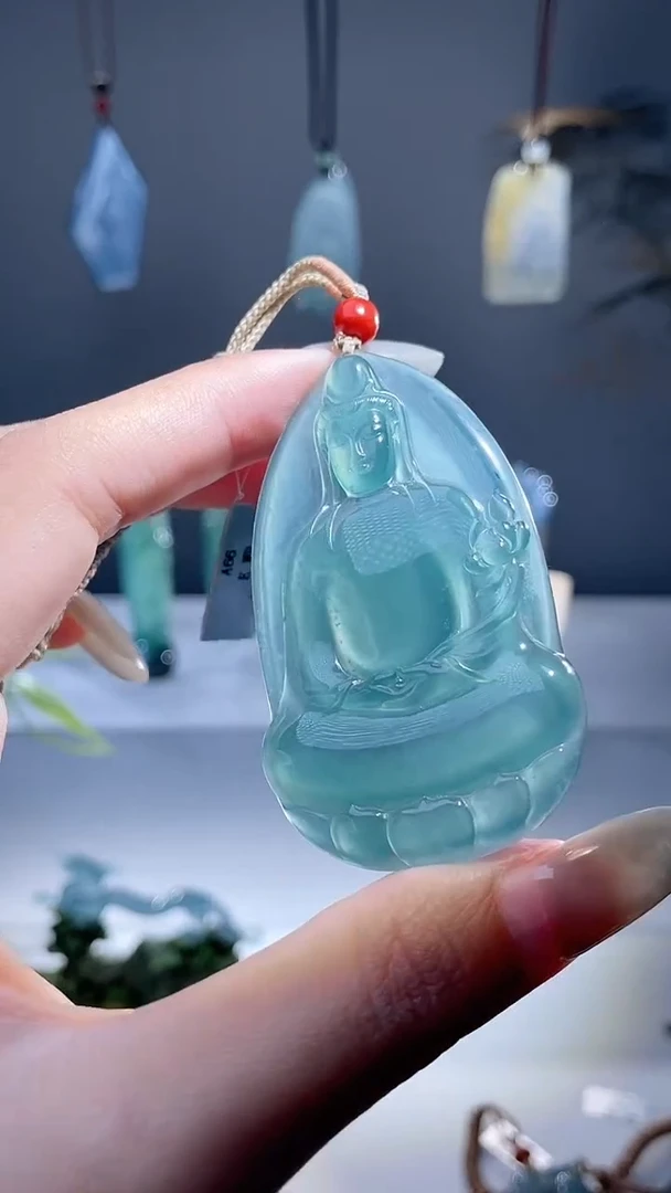 颈饰未镶嵌翡翠素衣观音
