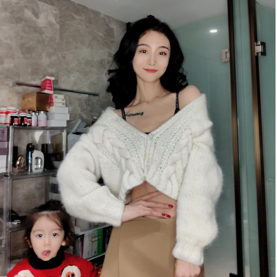 2025春装新品ins纯手工编织马海毛毛衣外套开衫网红百搭时尚