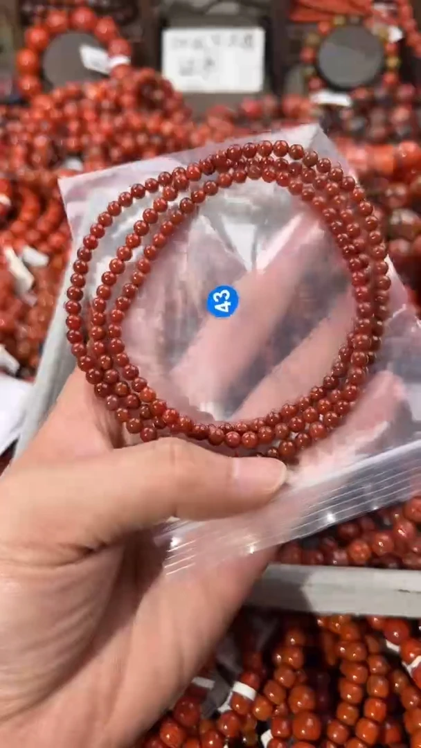 南红玛瑙手串未镶嵌4+