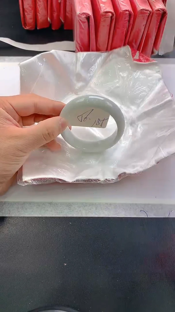 未镶嵌手镯翡翠185
