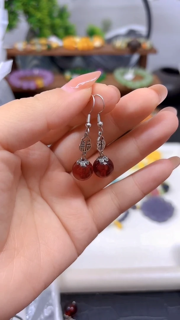 血珀银S925镶嵌耳饰E576