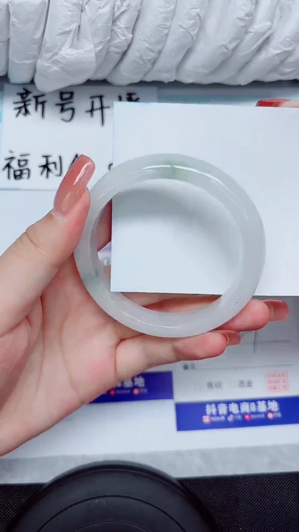 石英质玉手镯未镶嵌150-54