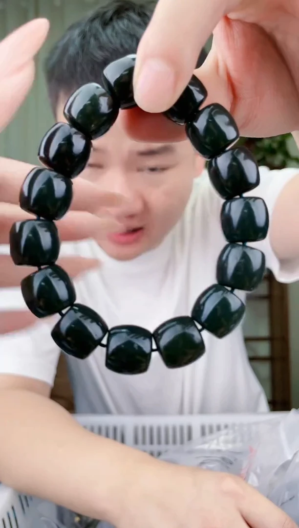 未镶嵌和田玉挂件拍一发一，多样性发货！