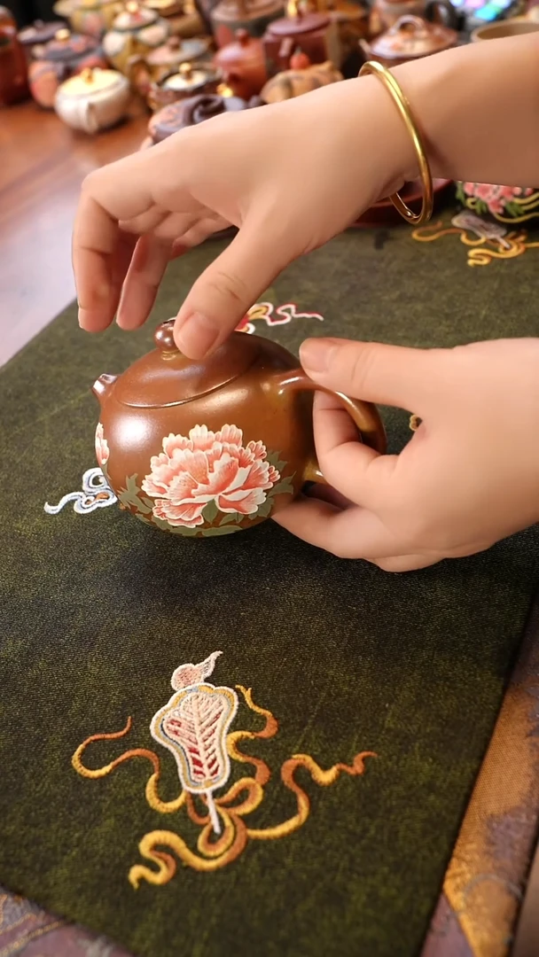 茶壶紫砂柴烧牡丹西施  红色