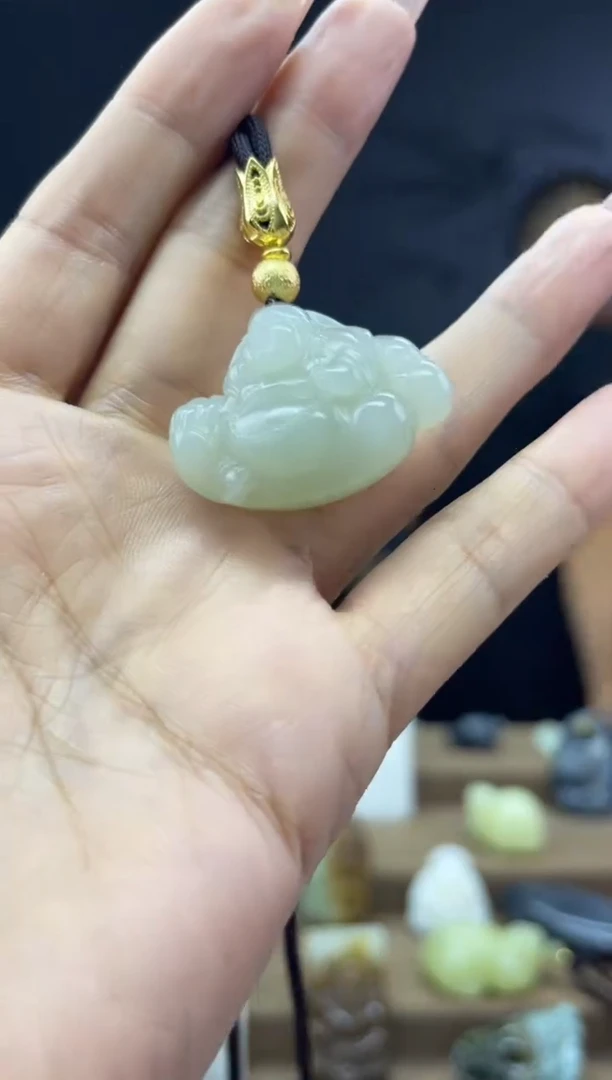 颈饰未镶嵌和田玉1