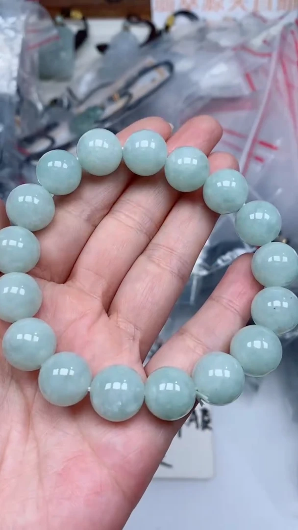 颈饰未镶嵌翡翠手串