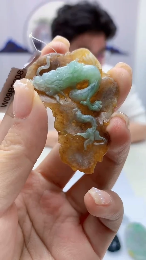 【闪购商品】定制翡翠未镶嵌4688ms-毛货143挂件