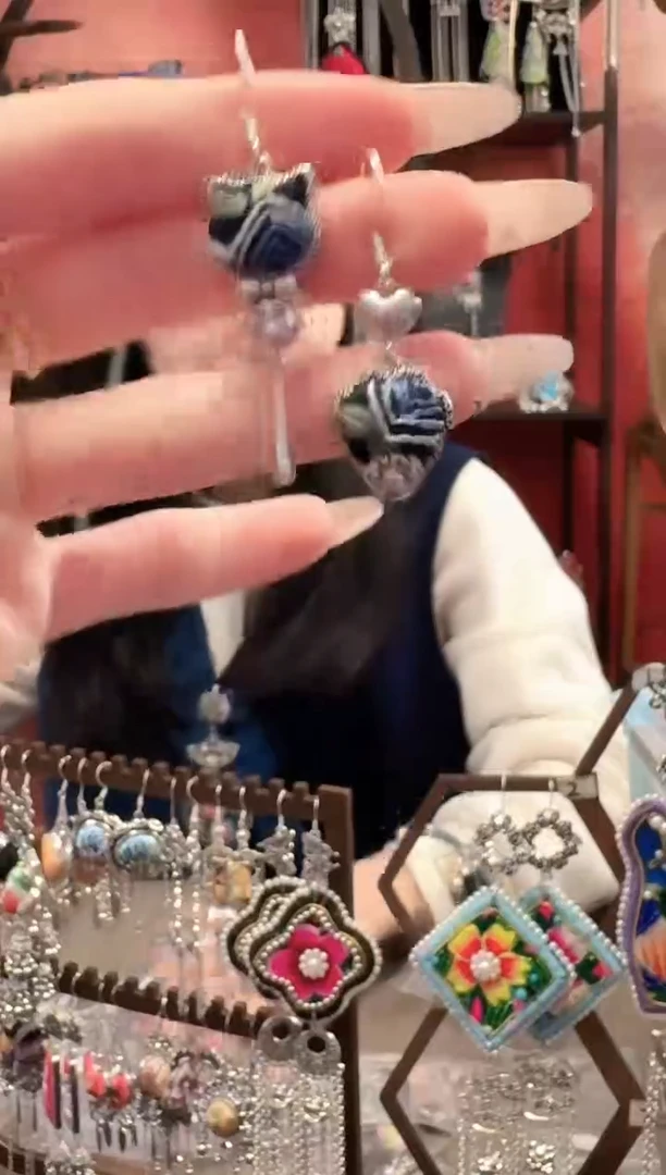 织绣云织谣民族风精美饰品 80*