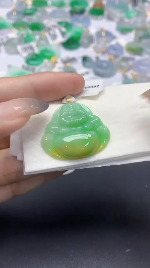 翡翠18K金镶嵌颈饰天然缅甸a货翡翠