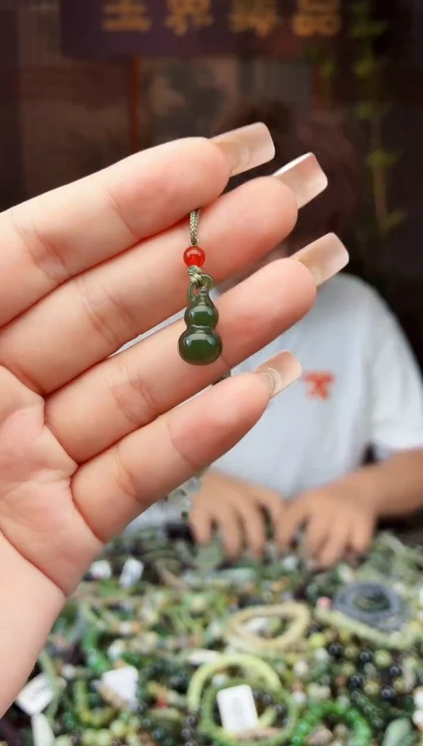 和田玉未镶嵌颈饰拍一发一