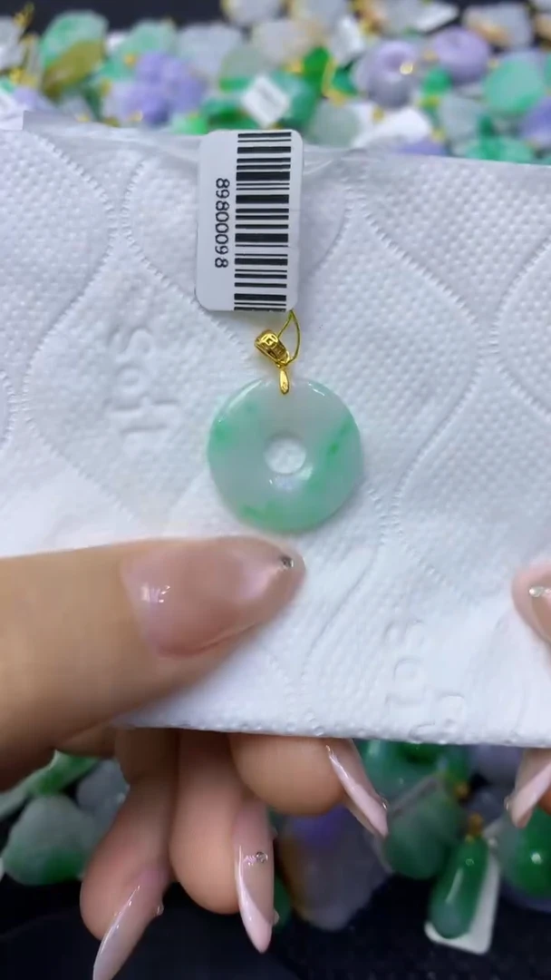 颈饰未镶嵌翡翠天然缅甸翡翠A货