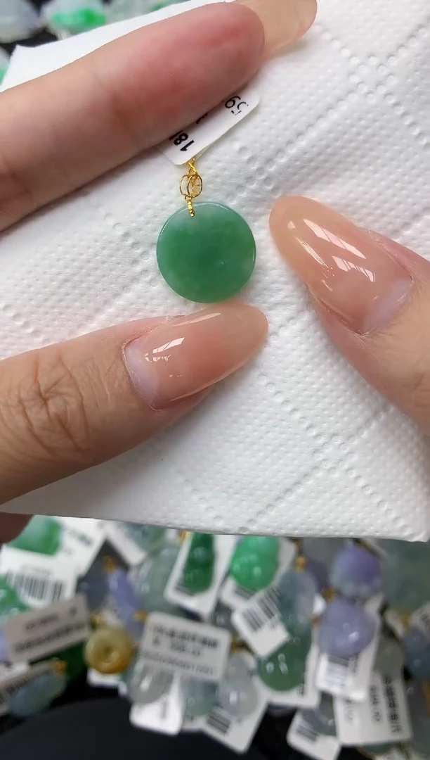 颈饰18K金镶嵌翡翠11111111111