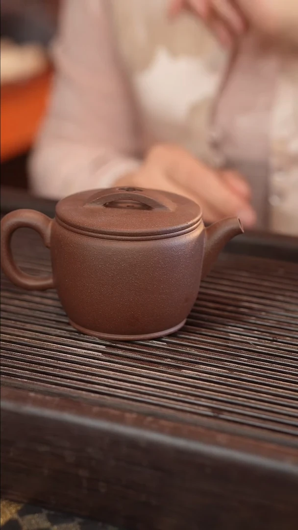 茶壶紫砂汉瓦 半手工 紫泥 18目 200cc