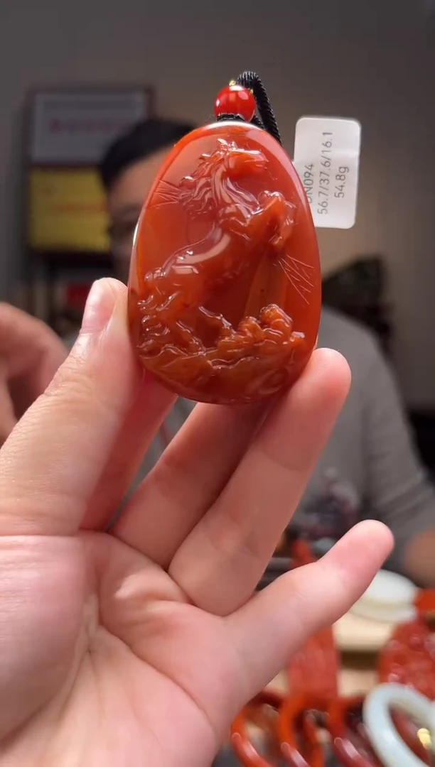 颈饰未镶嵌南红玛瑙吊坠