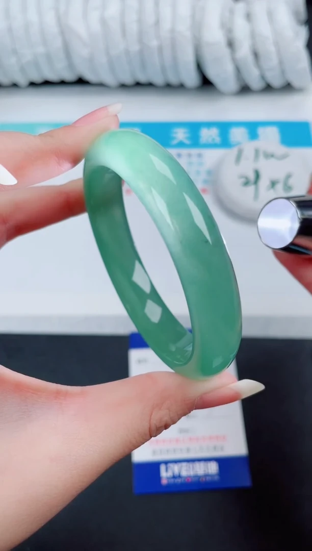 【闪购商品】石英质玉手镯未镶嵌90-58.3