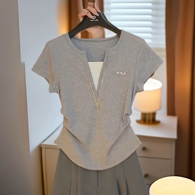 夏季新款高级拉链假两件烫钻短袖T恤女设计感捏褶收腰V领别致上衣
