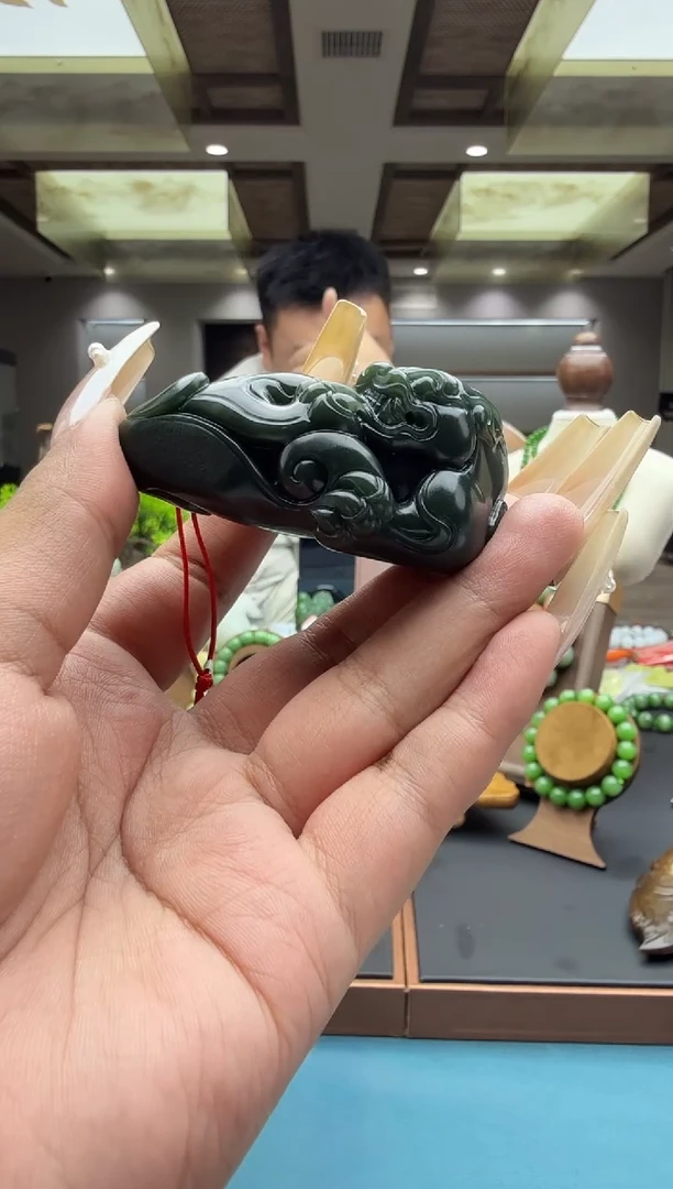 未镶嵌和田玉把件szq