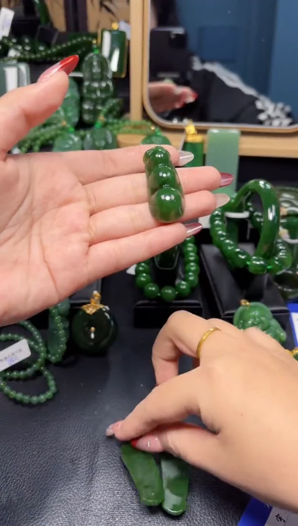 【闪购商品】和田玉（碧玉）吊坠(赠链)未镶嵌1