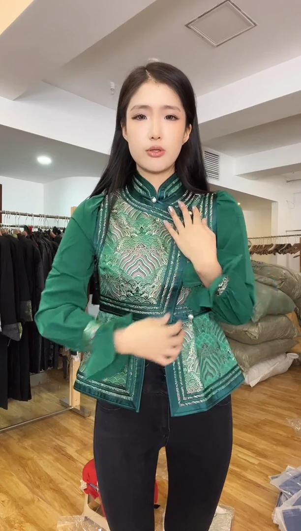 M码      100-110斤  纱袖