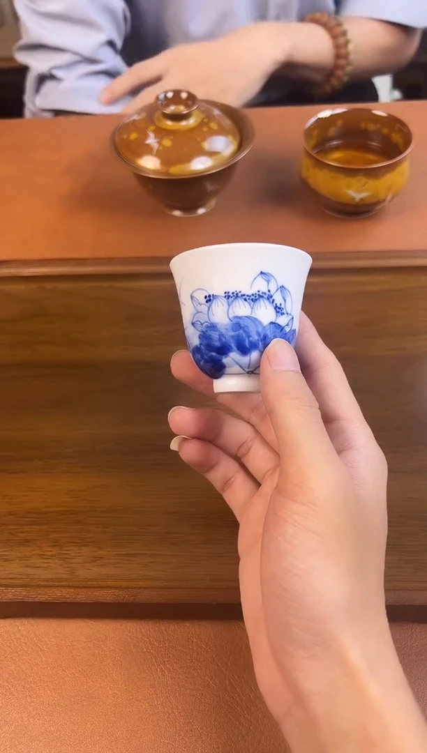 问青坊纯手工手绘青花荷花气窑铃铛杯