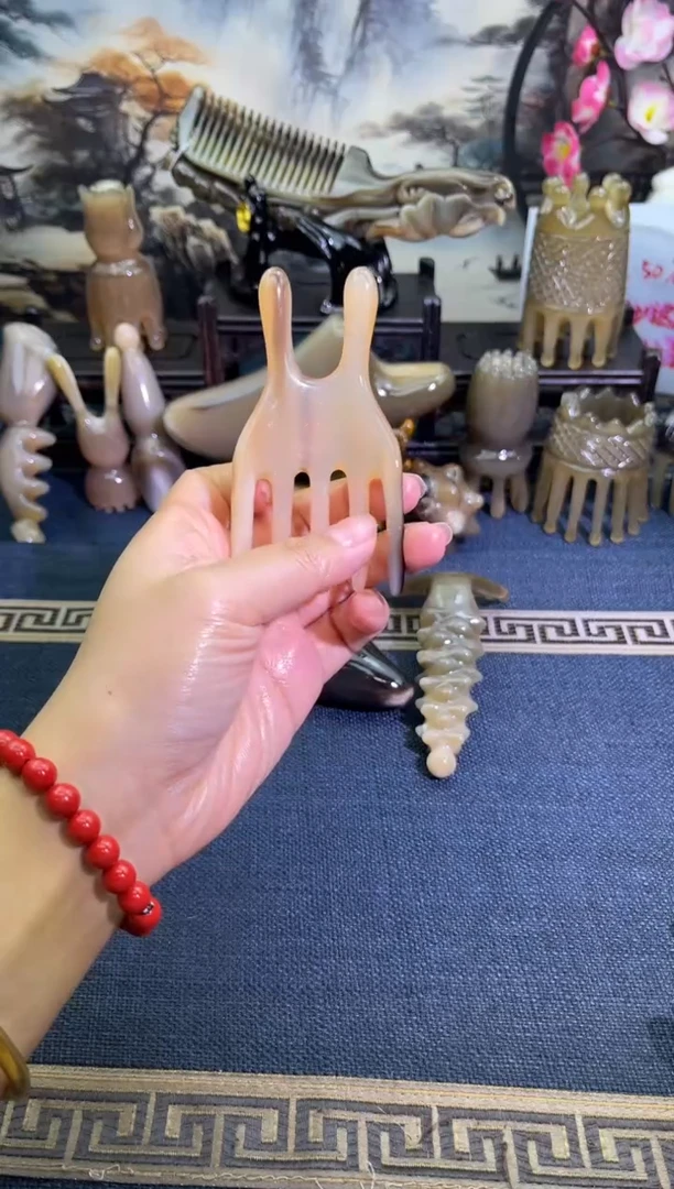 云南老白水兔子五齿梳