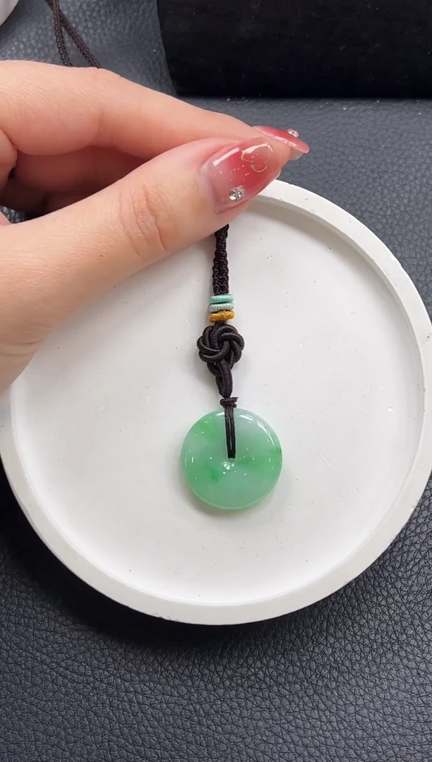 【闪购商品】翡翠颈饰未镶嵌YM994-1平安扣
