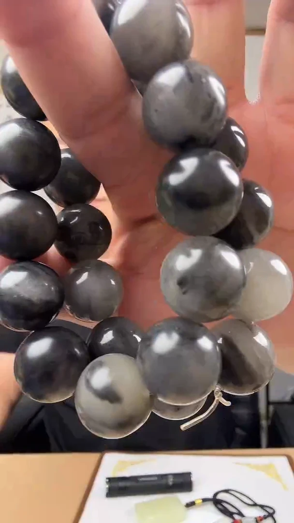 和田玉未镶嵌颈饰卡18手串