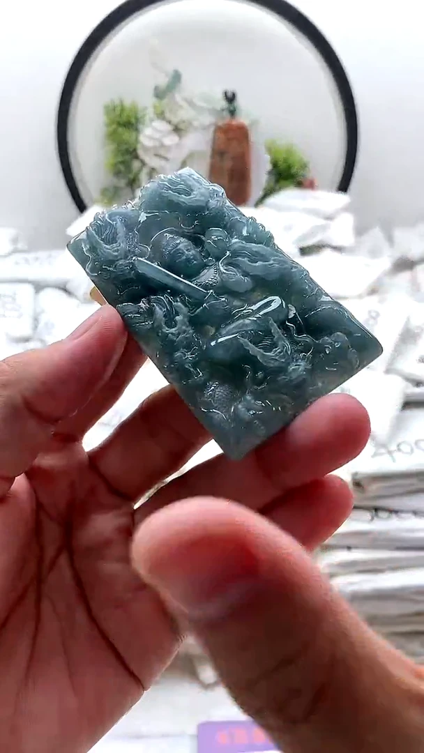 颈饰未镶嵌翡翠虚空藏